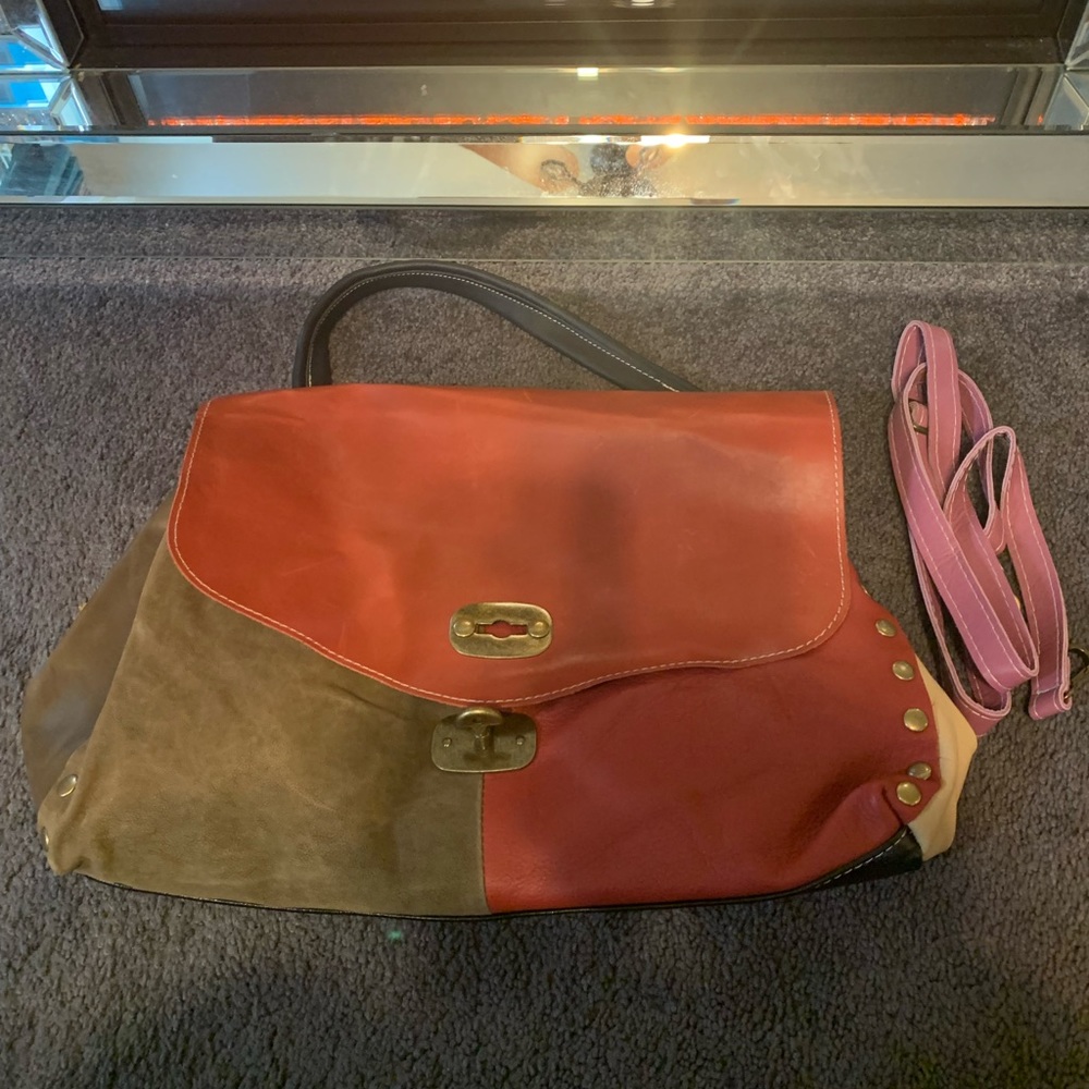 Pocketbook with straps